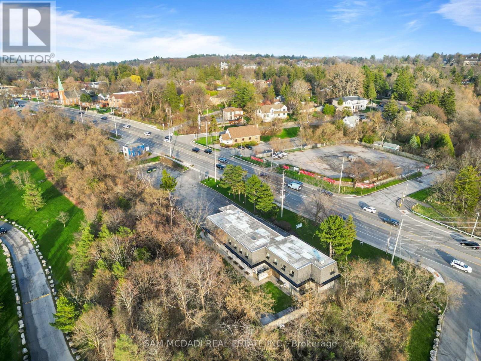1645 Dundas Street W, Mississauga, ON