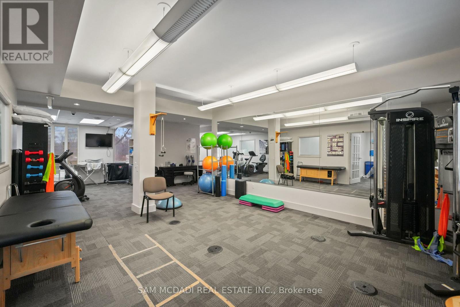1645 Dundas Street W, Mississauga, ON