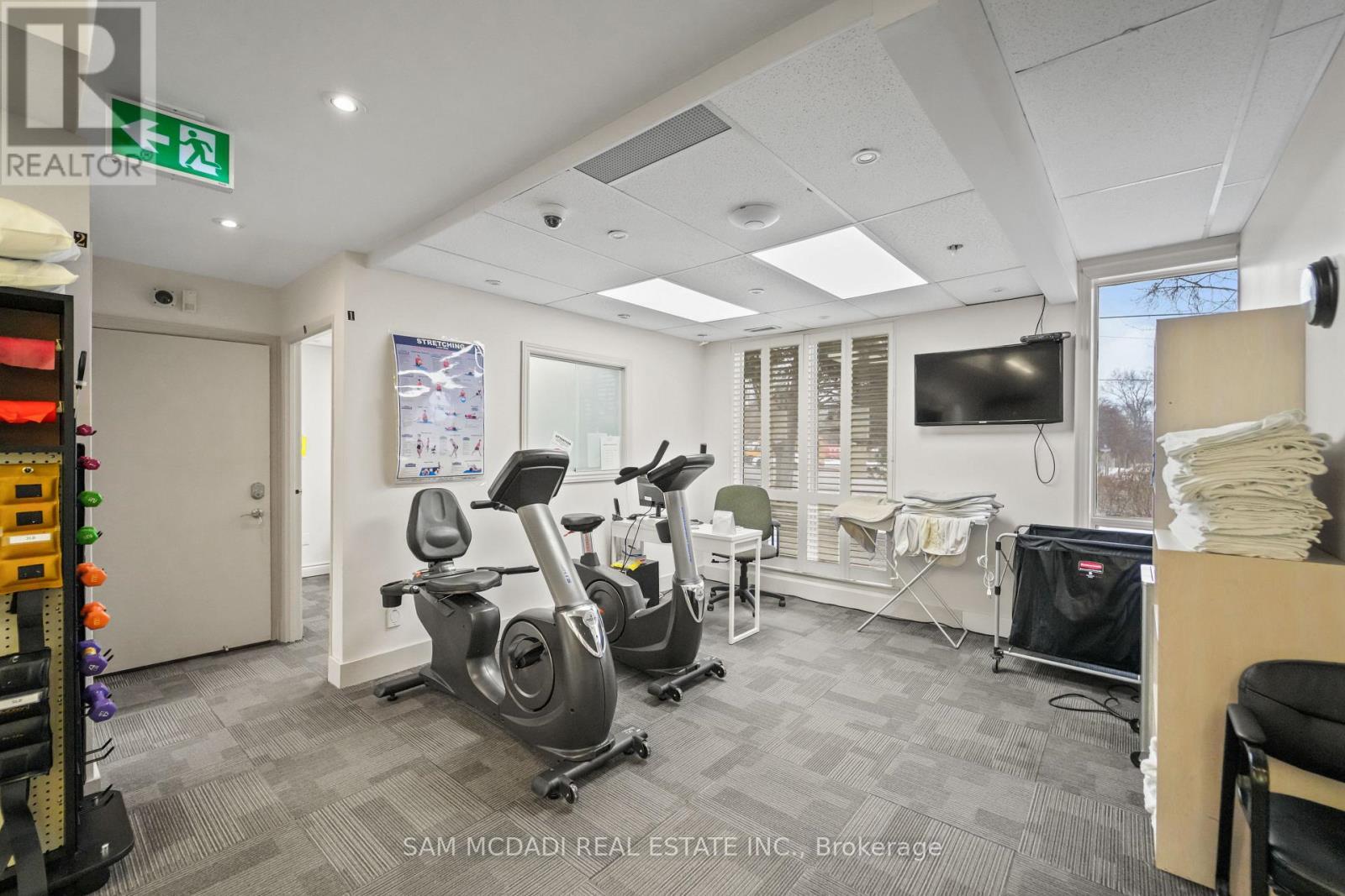 1645 Dundas Street W, Mississauga, ON