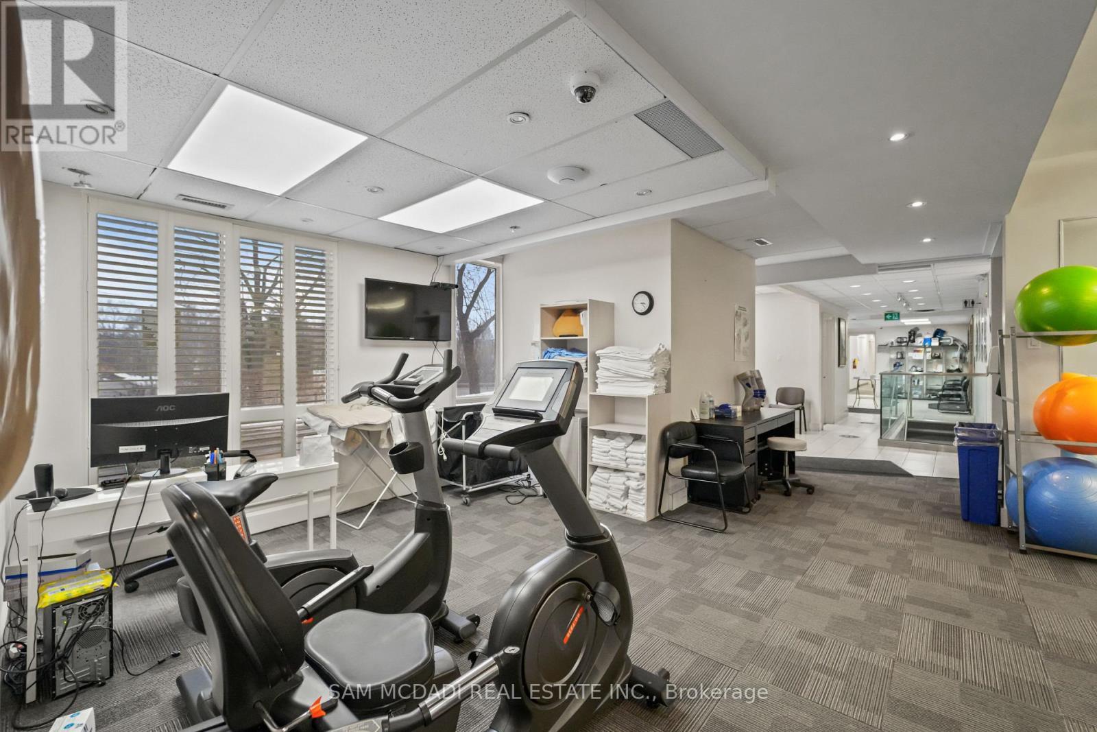 1645 Dundas Street W, Mississauga, ON
