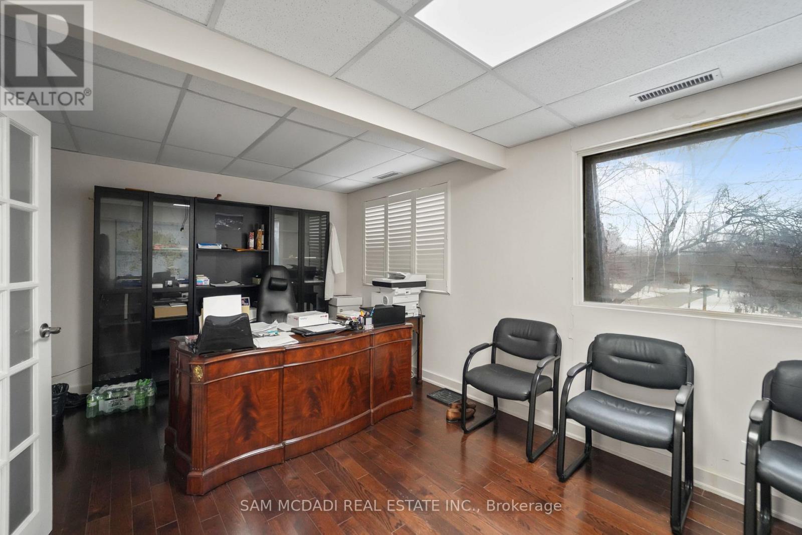 1645 Dundas Street W, Mississauga, ON
