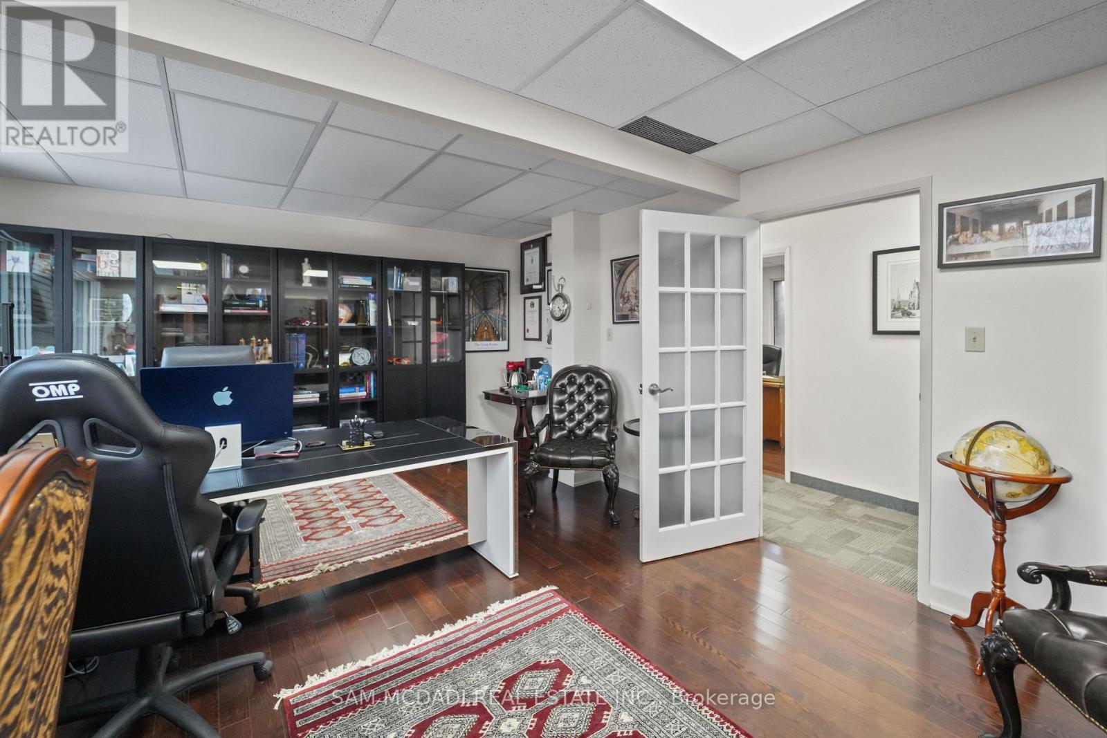 1645 Dundas Street W, Mississauga, ON