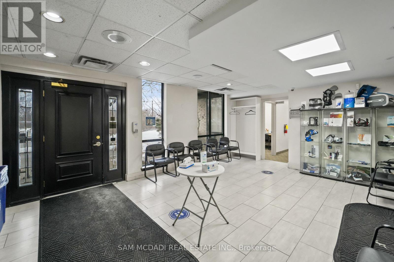 1645 Dundas Street W, Mississauga, ON