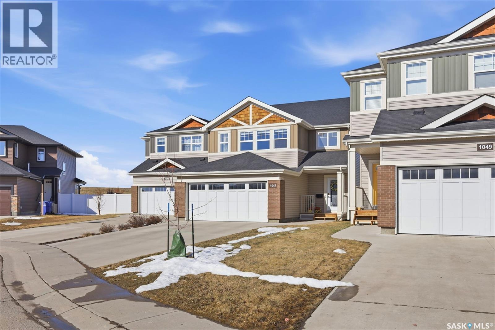 1047 Kolynchuk Crescent, Saskatoon, SK - Outdoor With Facade