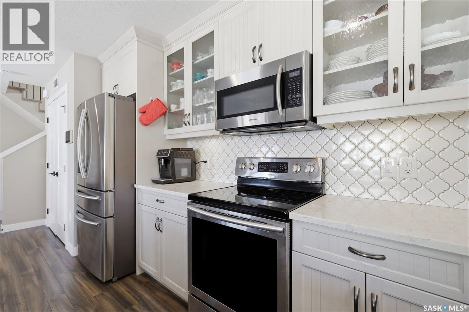 1047 Kolynchuk Crescent, Saskatoon, SK - Indoor Photo Showing Kitchen