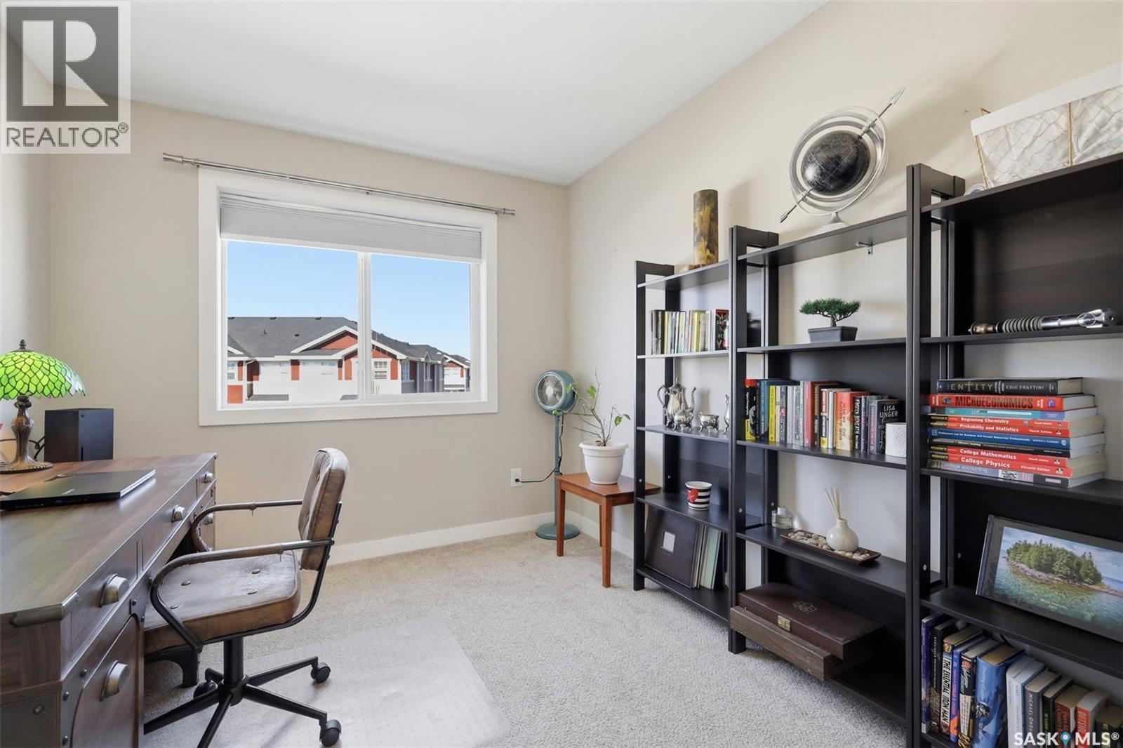 1047 Kolynchuk Crescent, Saskatoon, SK - Indoor Photo Showing Office