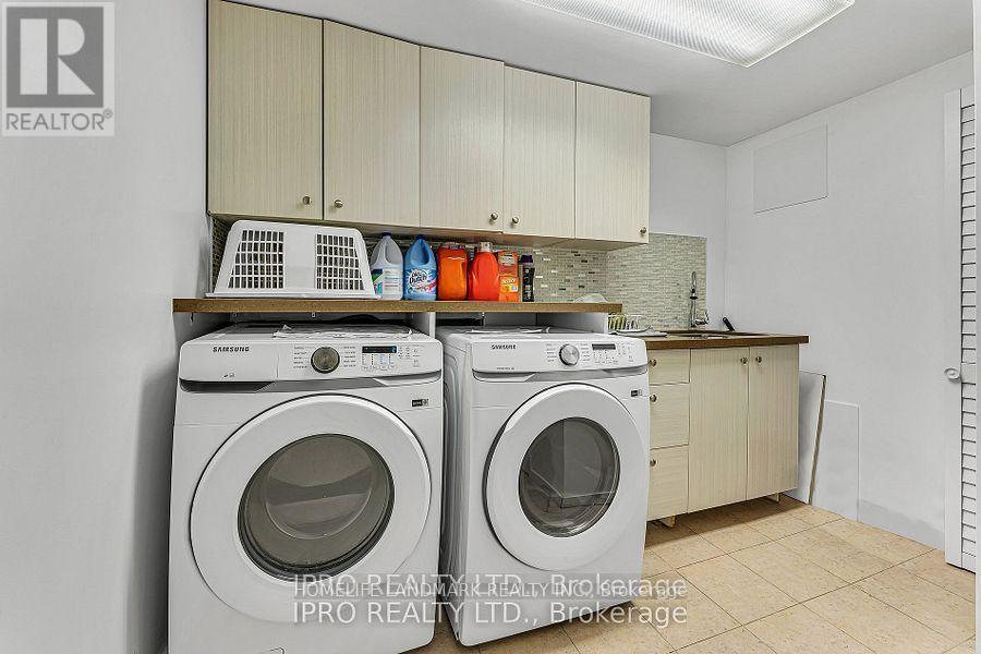 2595 Windjammer Road, Mississauga, ON - Indoor Photo Showing Laundry Room