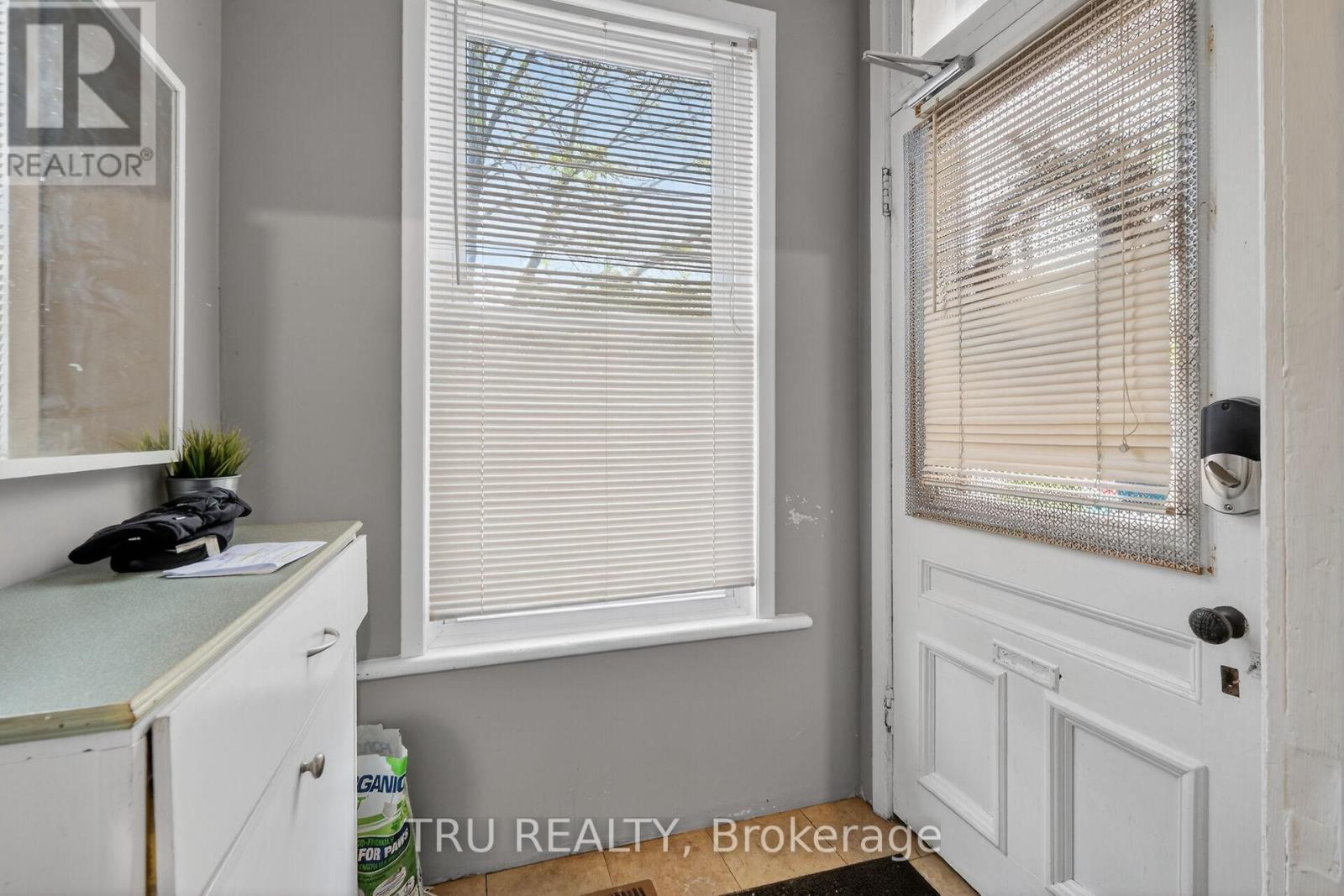 84 James Street, Ottawa, ON - Indoor