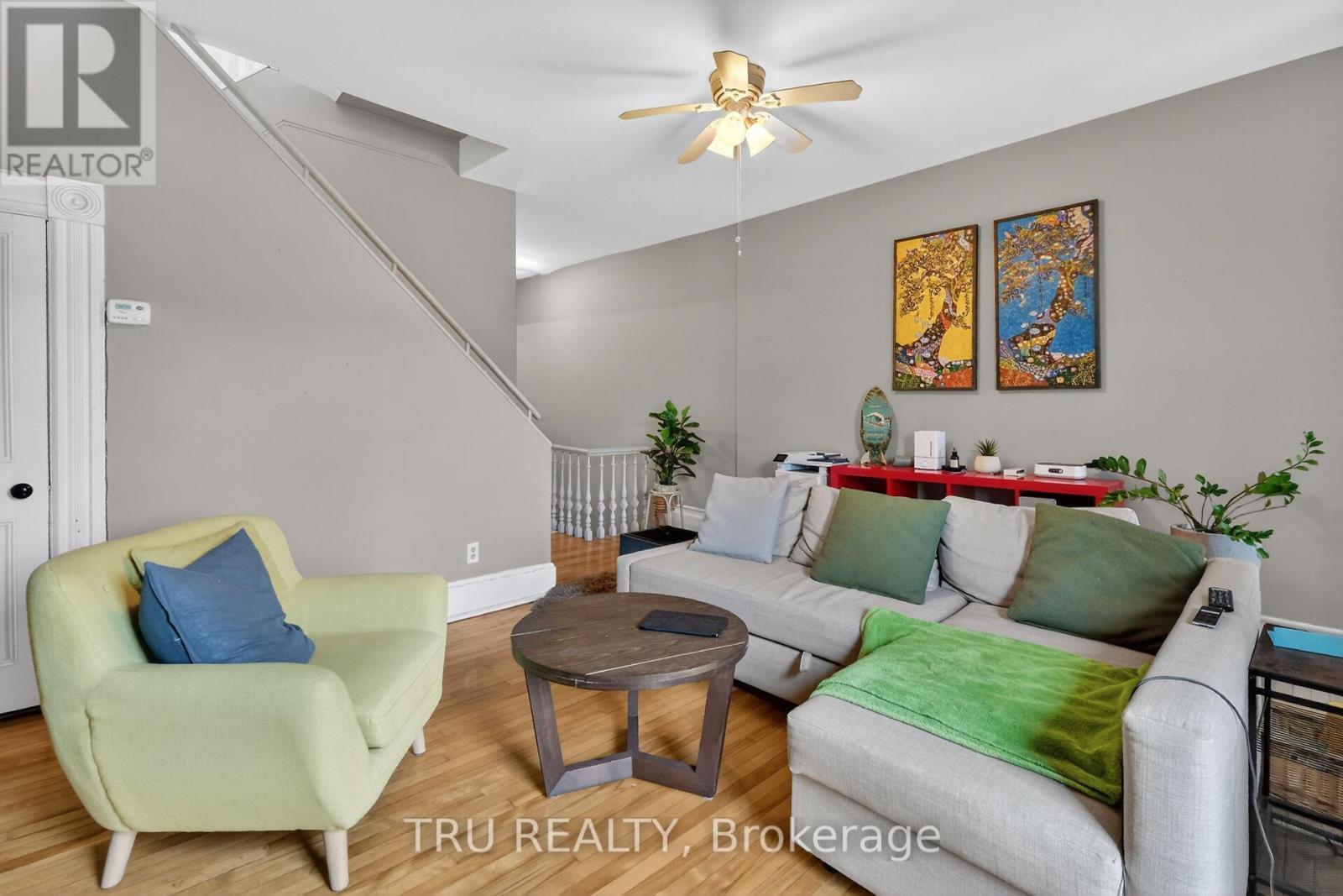 84 James Street, Ottawa, ON - Indoor Photo Showing Living Room