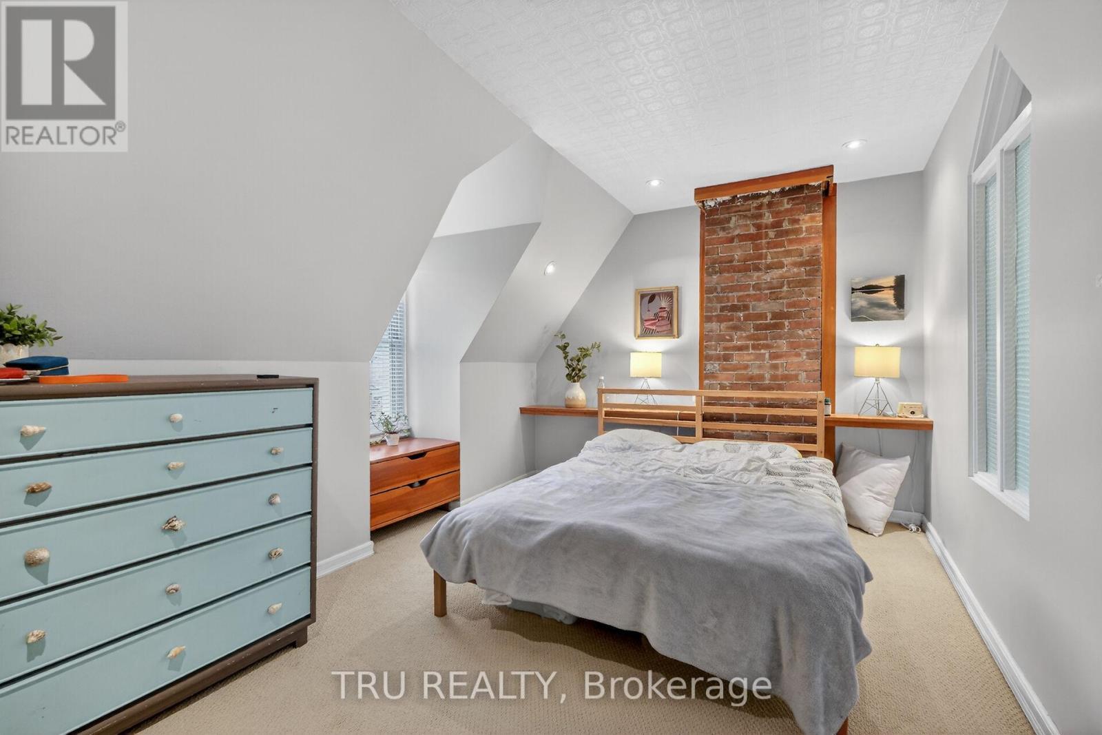 84 James Street, Ottawa, ON - Indoor Photo Showing Bedroom