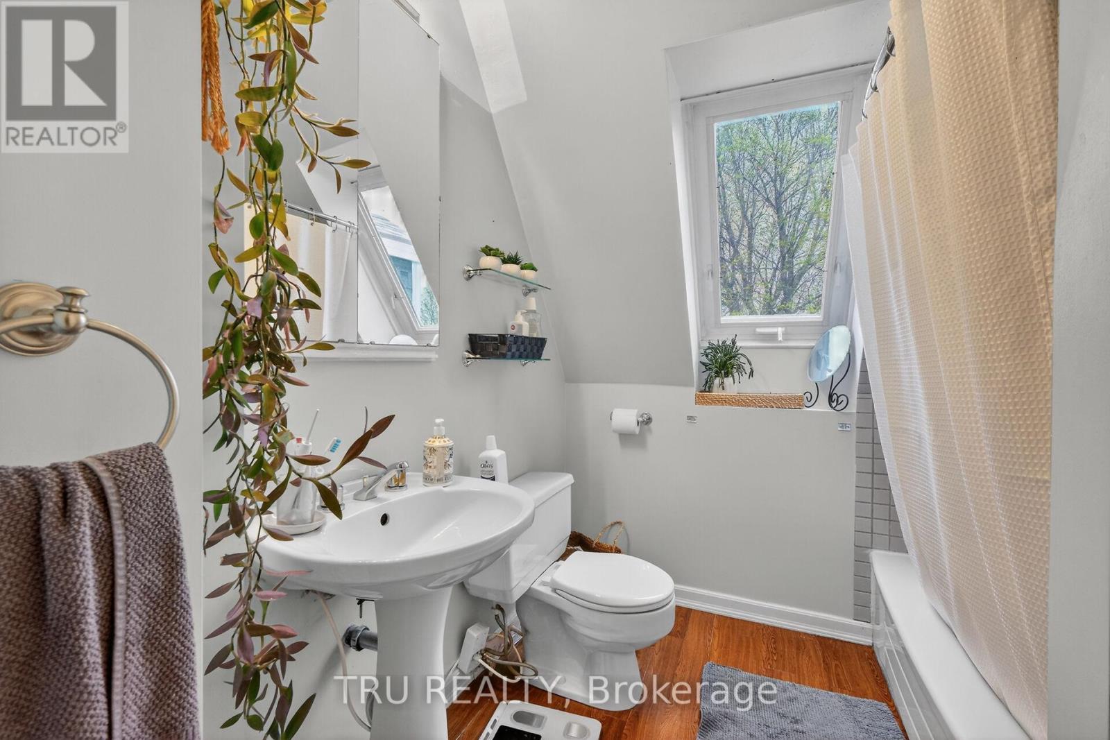 84 James Street, Ottawa, ON - Indoor Photo Showing Bathroom