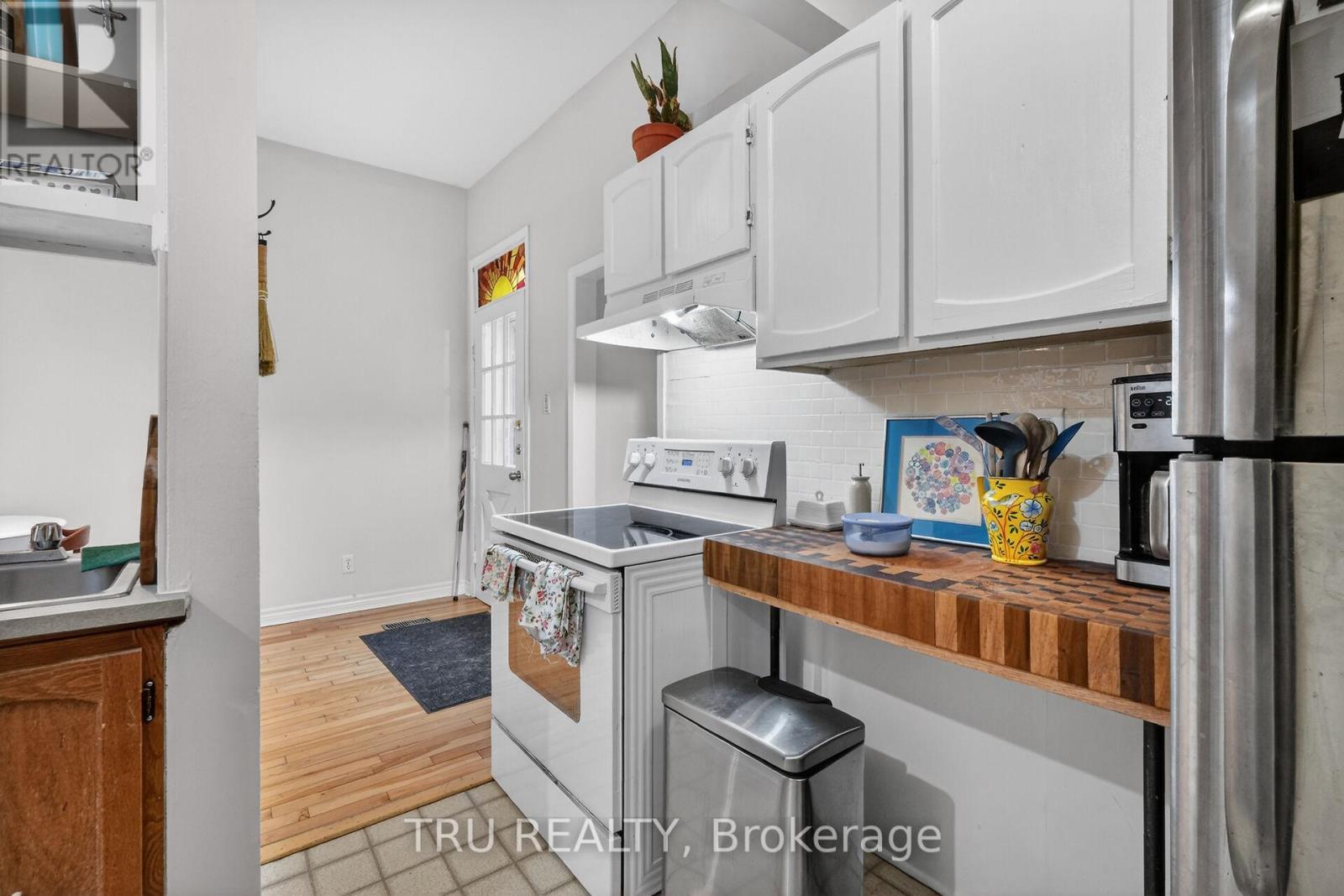84 James Street, Ottawa, ON - Indoor Photo Showing Kitchen