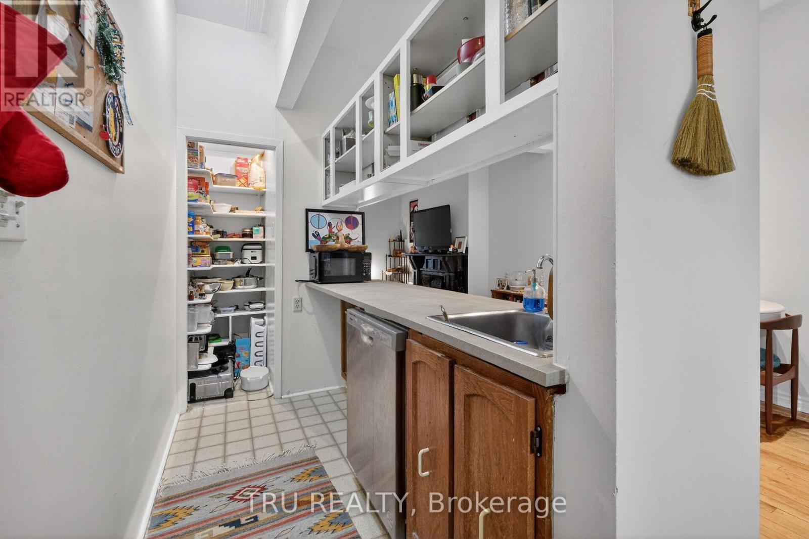 84 James Street, Ottawa, ON - Indoor