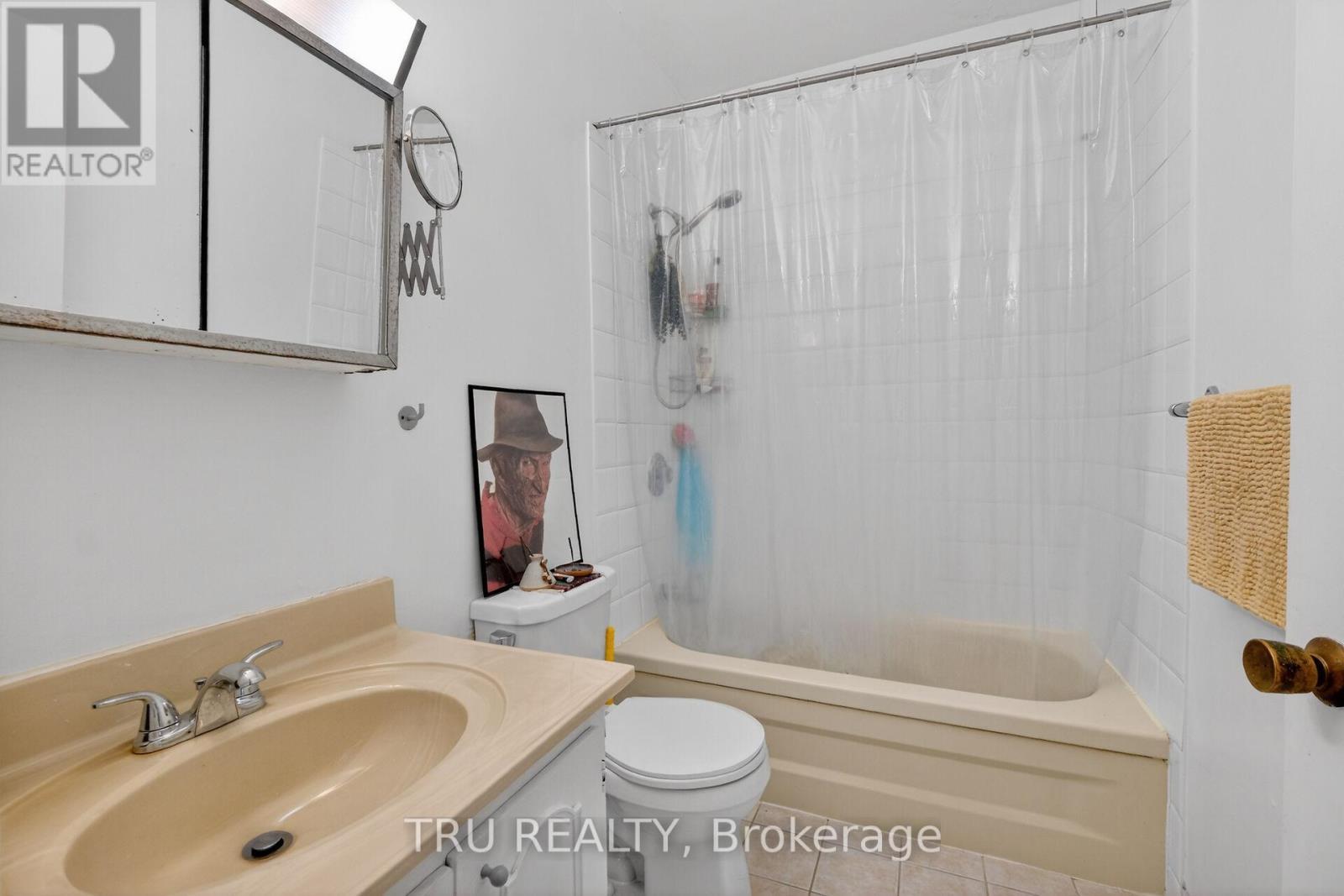 84 James Street, Ottawa, ON - Indoor Photo Showing Bathroom