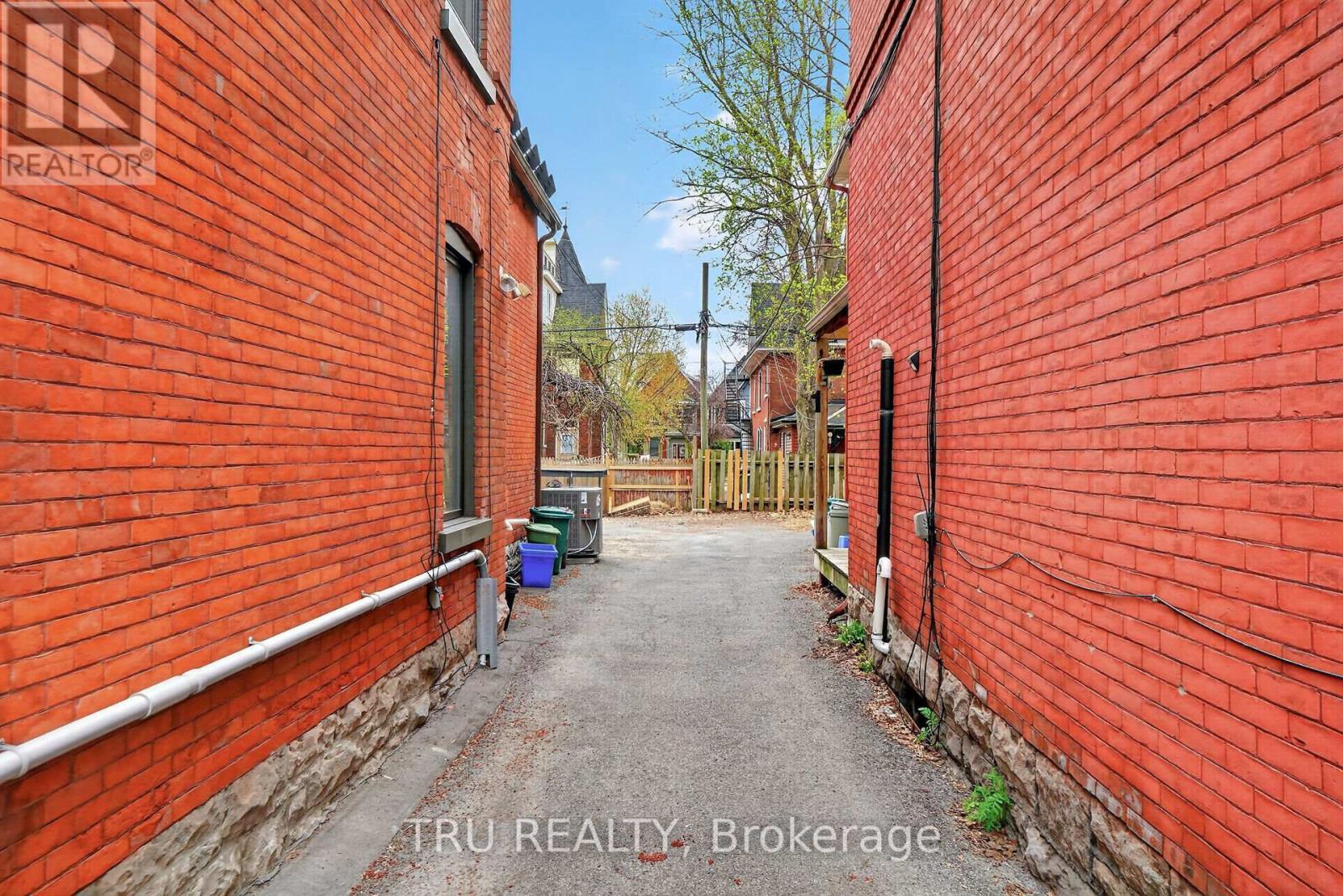 84 James Street, Ottawa, ON - Outdoor