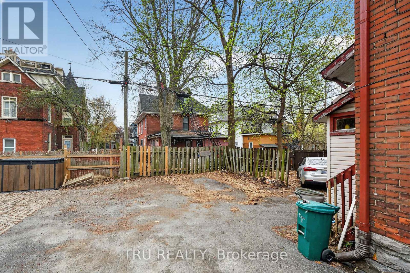 84 James Street, Ottawa, ON - Outdoor