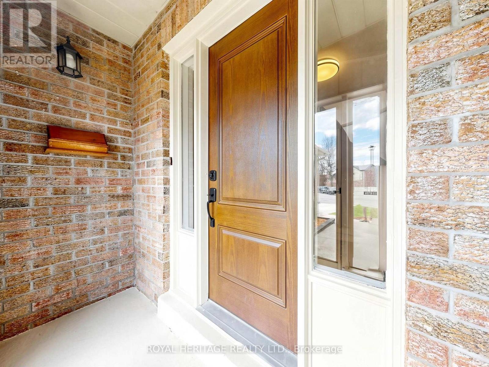 1237 Fieldstone Circle N, Pickering, ON - With Exterior