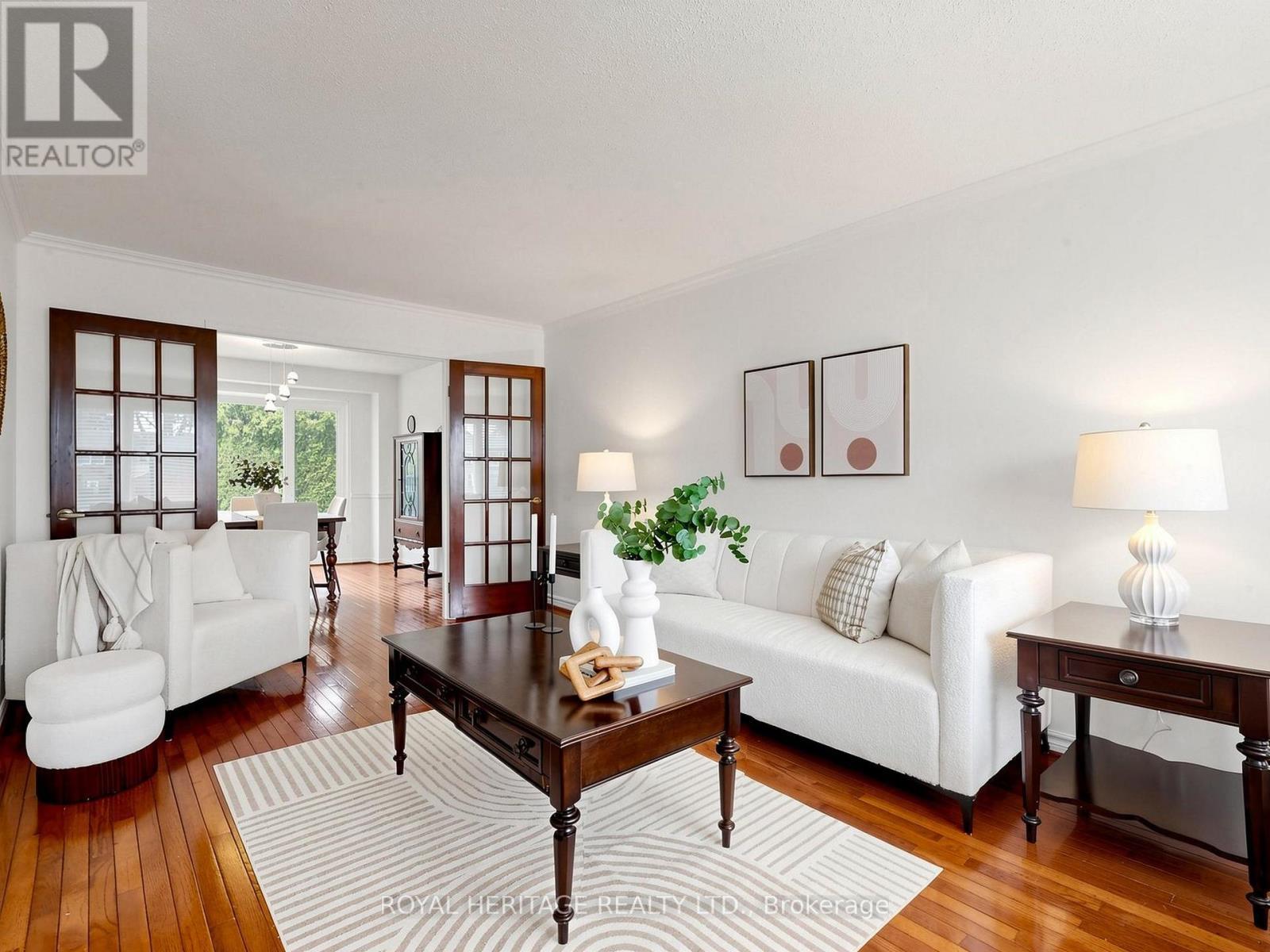 1237 Fieldstone Circle N, Pickering, ON - Indoor Photo Showing Living Room