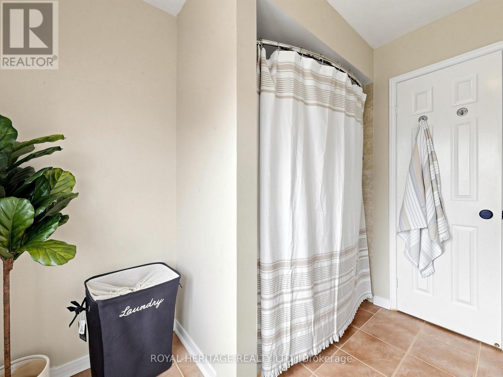 1237 Fieldstone Circle N, Pickering, ON - Indoor Photo Showing Other Room