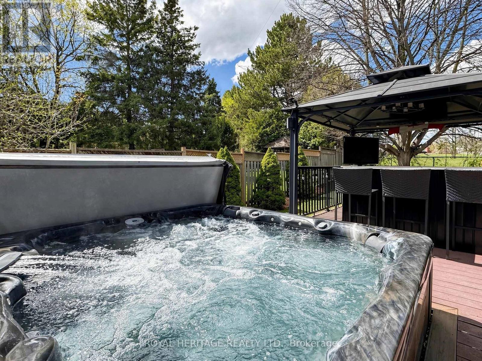 1237 Fieldstone Circle N, Pickering, ON - Outdoor