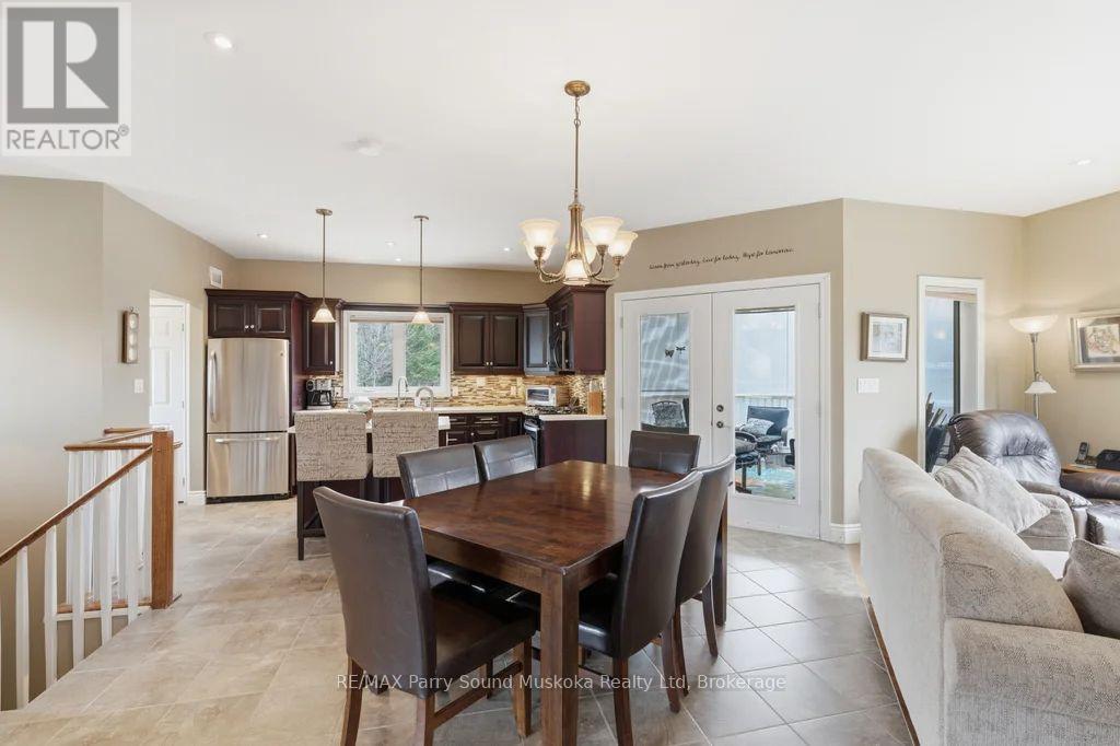 132 Lawson Drive, Kearney, ON - Indoor Photo Showing Other Room