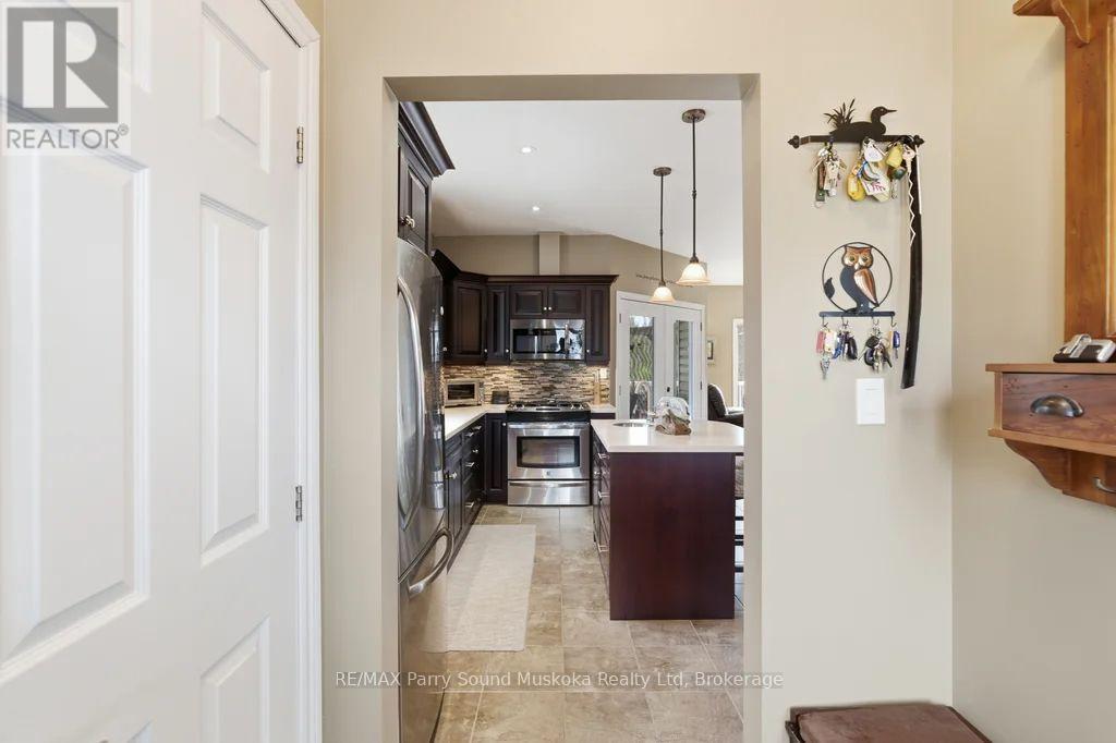 132 Lawson Drive, Kearney, ON - Indoor Photo Showing Kitchen