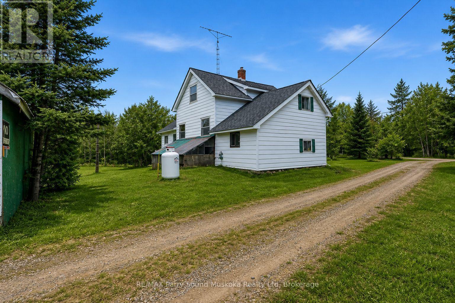 2nd house on property - 132 Lawson Drive, Kearney, ON - Outdoor