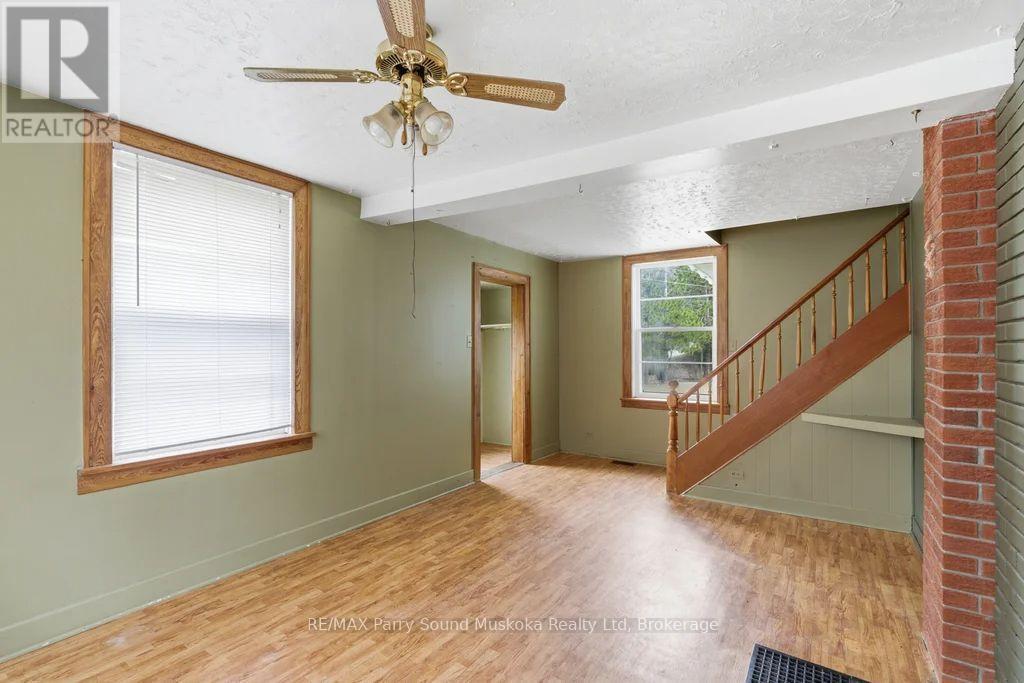 132 Lawson Drive, Kearney, ON - Indoor Photo Showing Other Room