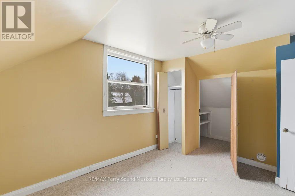132 Lawson Drive, Kearney, ON - Indoor Photo Showing Other Room