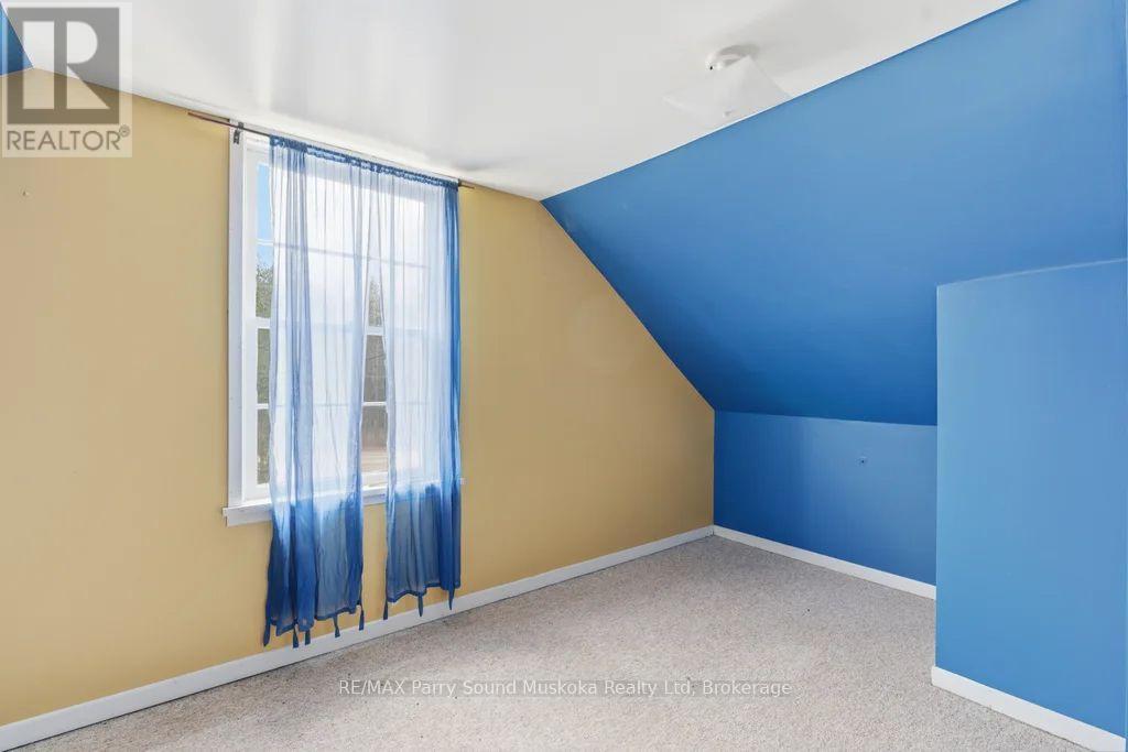 132 Lawson Drive, Kearney, ON - Indoor Photo Showing Other Room