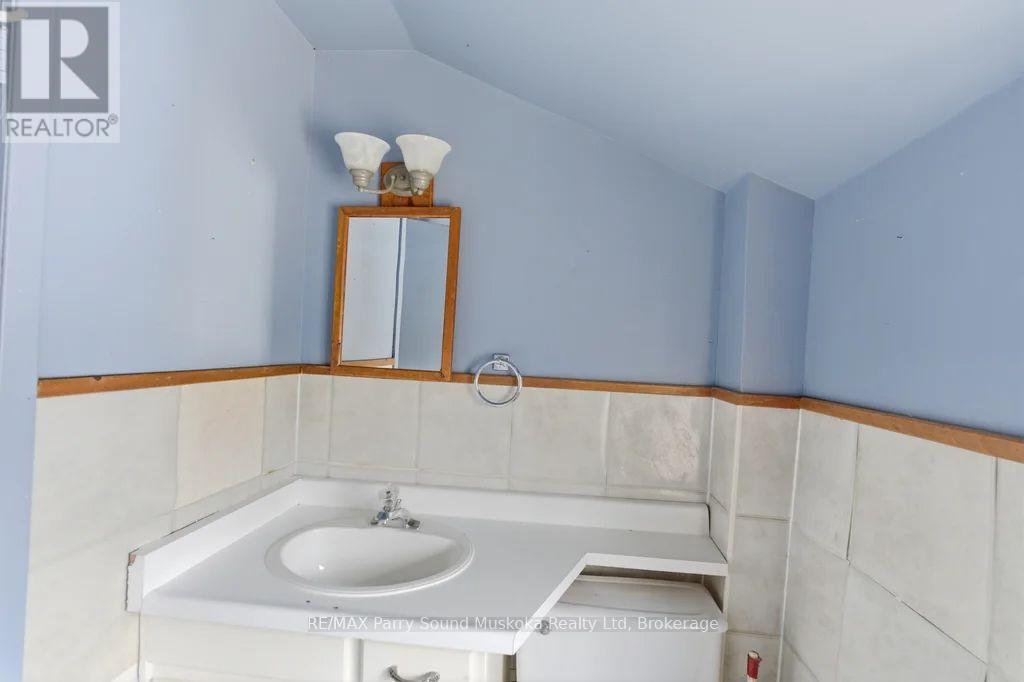 132 Lawson Drive, Kearney, ON - Indoor