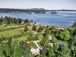 251 Price Rd Salt Spring, BC V8K 2E9