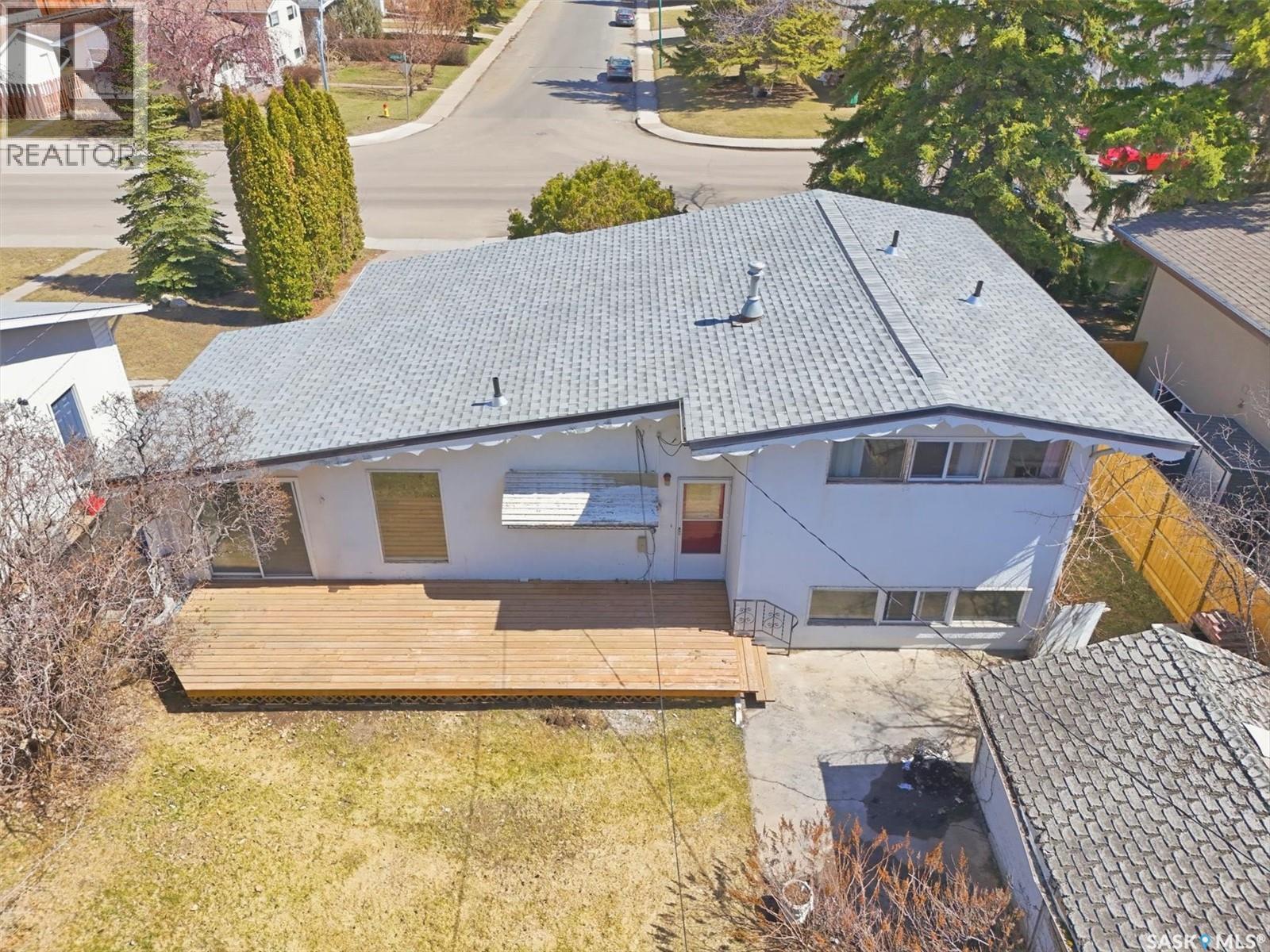 706 Arlington Avenue, Saskatoon, SK - Outdoor With Deck Patio Veranda
