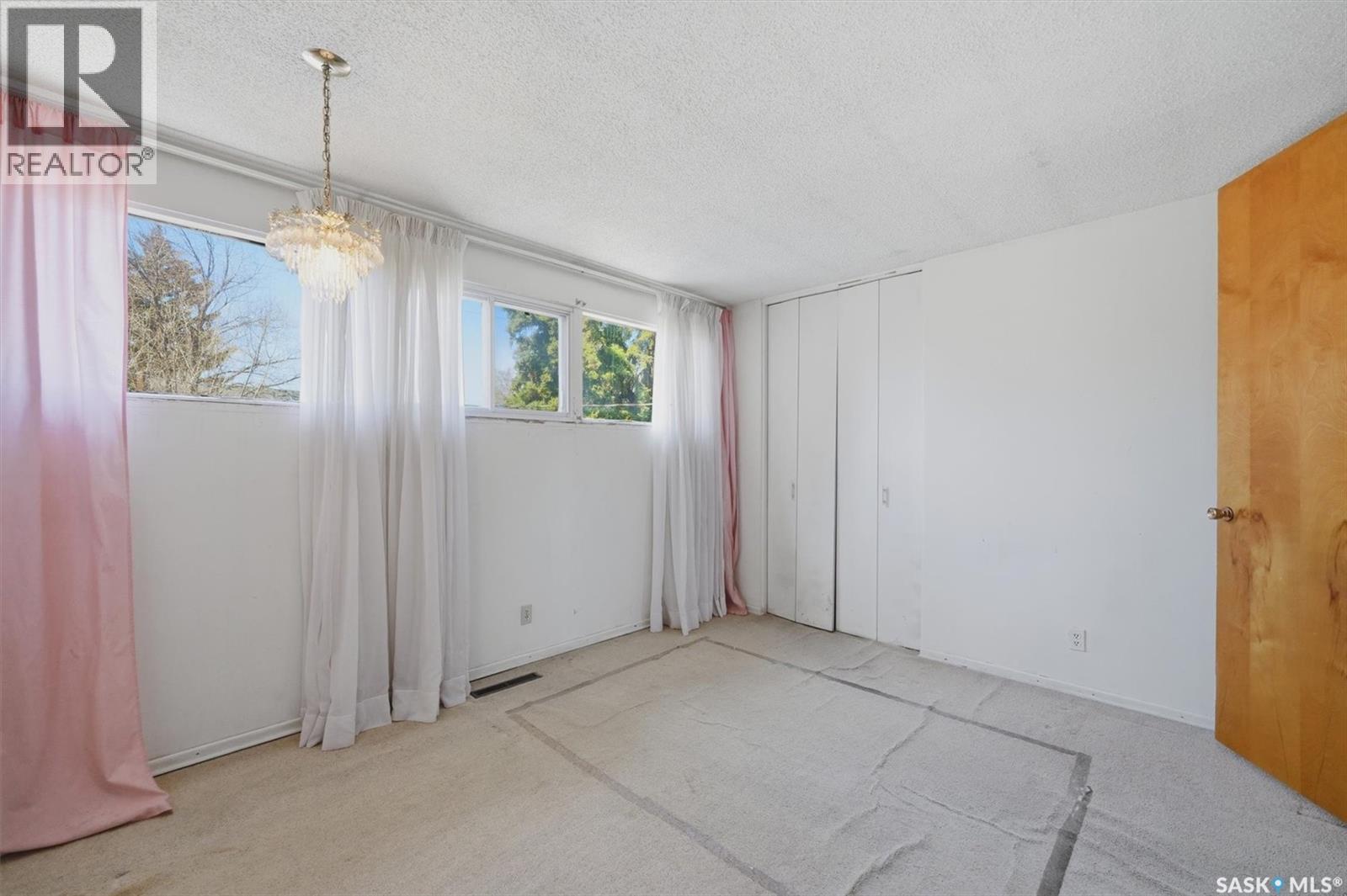 706 Arlington Avenue, Saskatoon, SK - Indoor Photo Showing Other Room