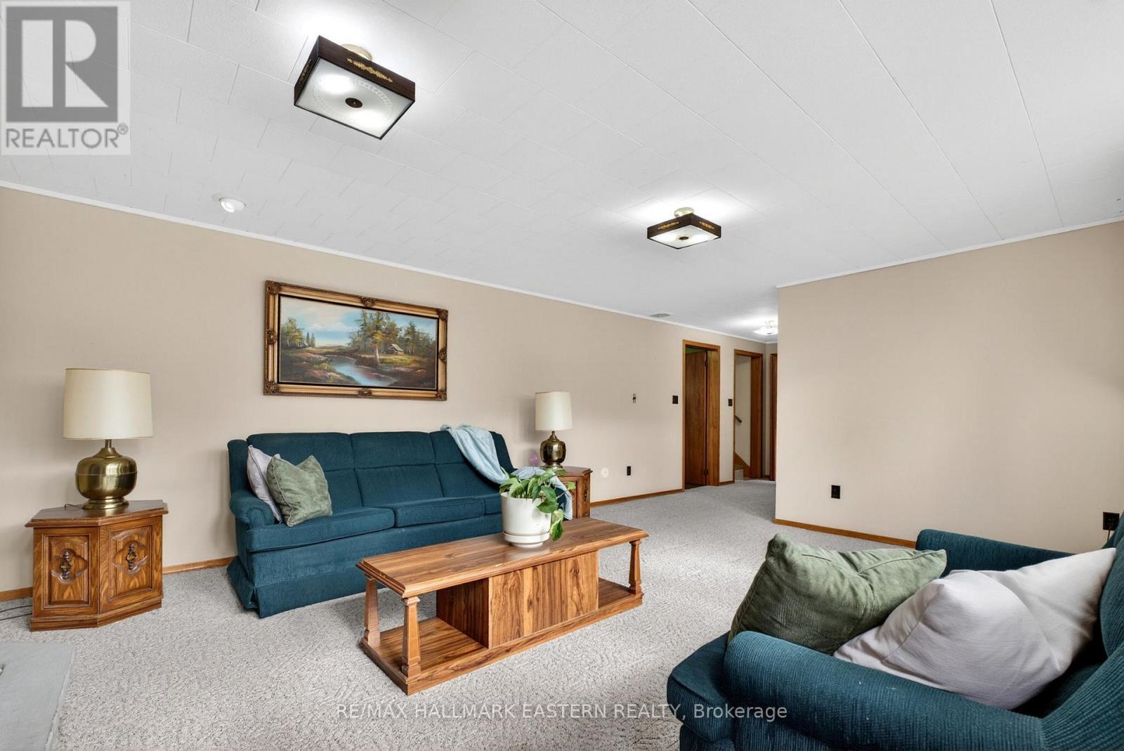 147 Second Line, Douro-Dummer, ON - Indoor Photo Showing Living Room