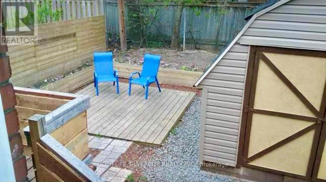 24 Webber Avenue, Hamilton, ON - Outdoor