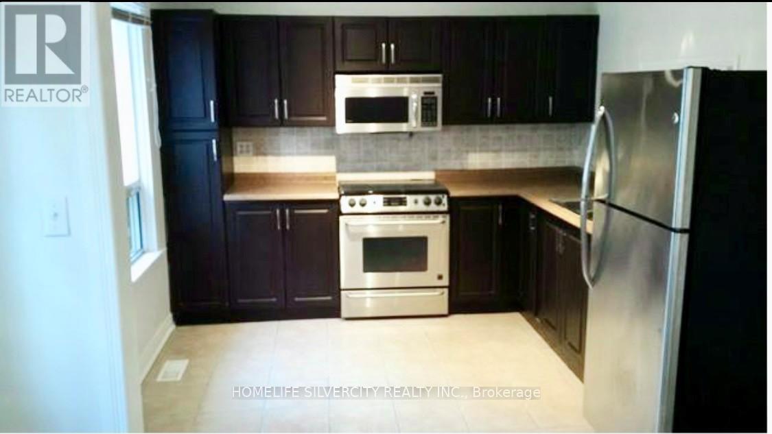 24 Webber Avenue, Hamilton, ON - Indoor Photo Showing Kitchen