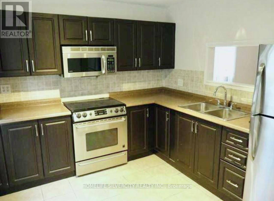 24 Webber Avenue, Hamilton, ON - Indoor Photo Showing Kitchen With Double Sink