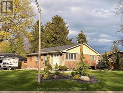 LOWER - 7 BRIER CRESCENT Brantford, ON N3R 3M5