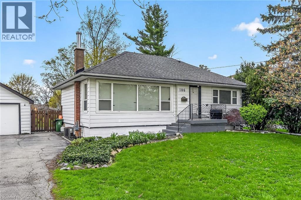186 Seneca Avenue, Hamilton, ON - Outdoor With Deck Patio Veranda