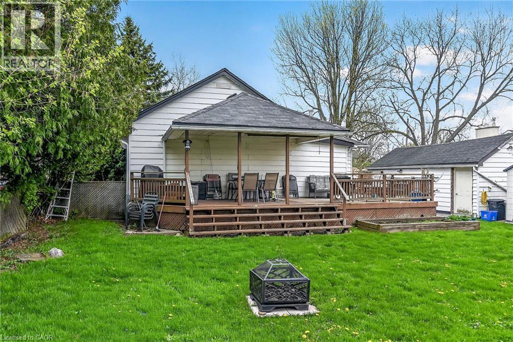 186 Seneca Avenue, Hamilton, ON - Outdoor With Deck Patio Veranda