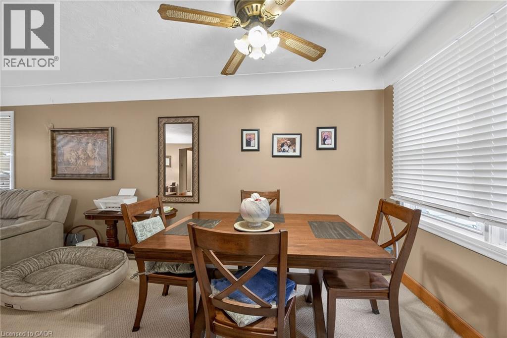 186 Seneca Avenue, Hamilton, ON - Indoor Photo Showing Dining Room