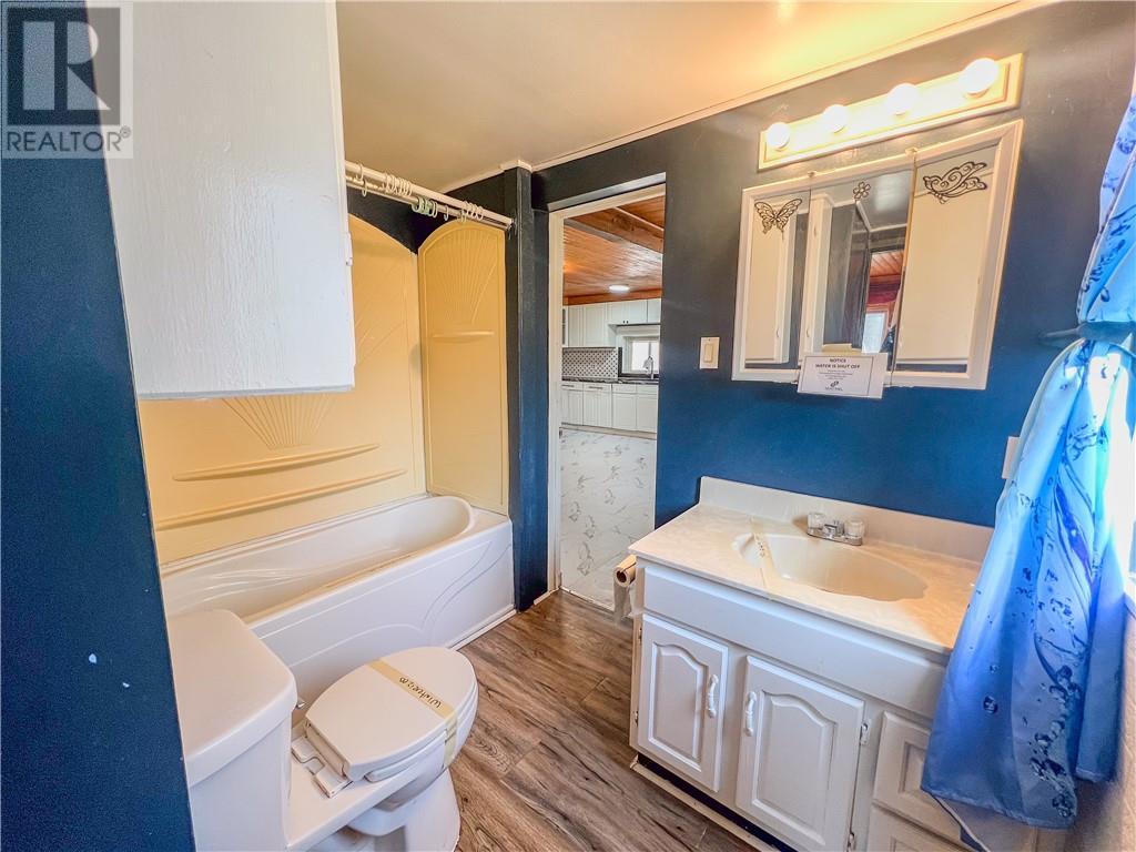 100 Highway 17, Spanish, ON - Indoor Photo Showing Bathroom