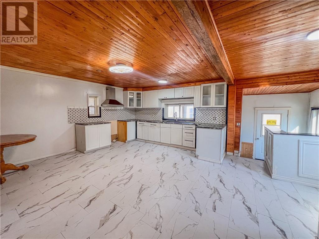 100 Highway 17, Spanish, ON - Indoor Photo Showing Kitchen