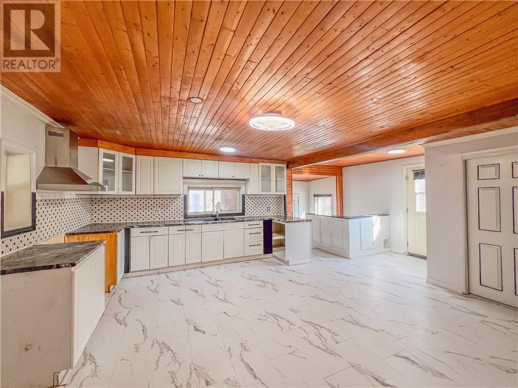 100 Highway 17, Spanish, ON - Indoor Photo Showing Kitchen
