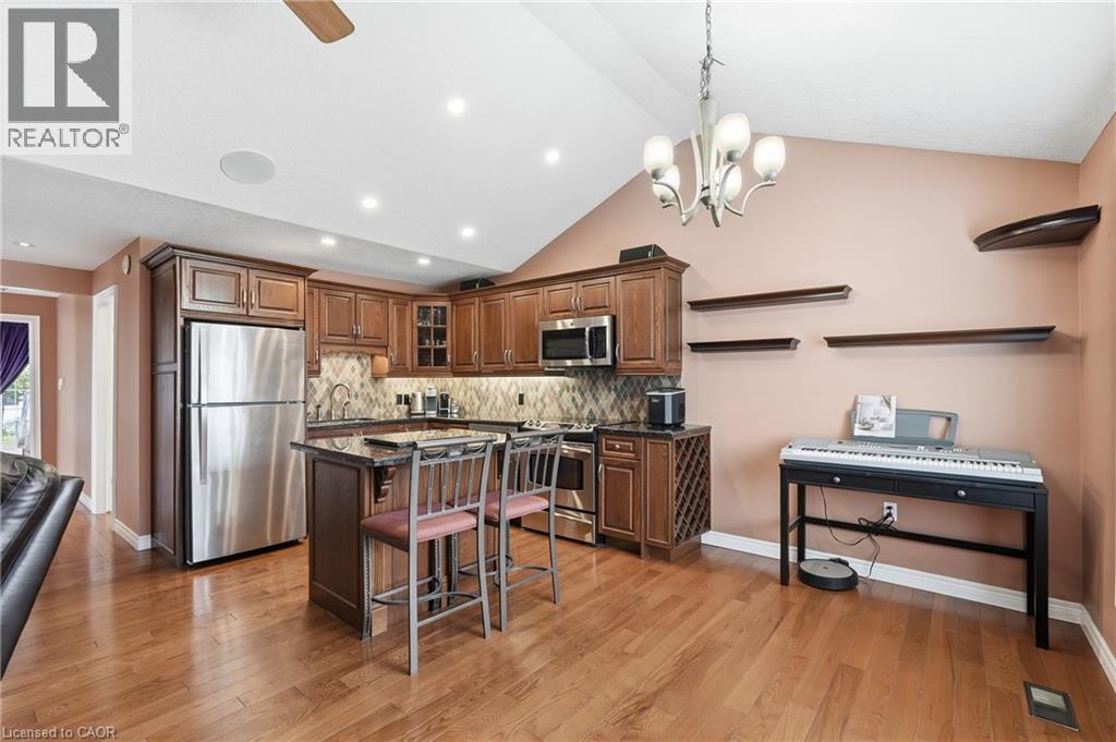 44 Selkirk Avenue, Hamilton, ON - Indoor Photo Showing Kitchen With Stainless Steel Kitchen