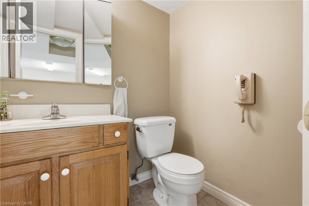44 Selkirk Avenue, Hamilton, ON - Indoor Photo Showing Bathroom
