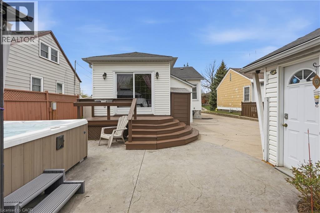 44 Selkirk Avenue, Hamilton, ON - Outdoor With Exterior