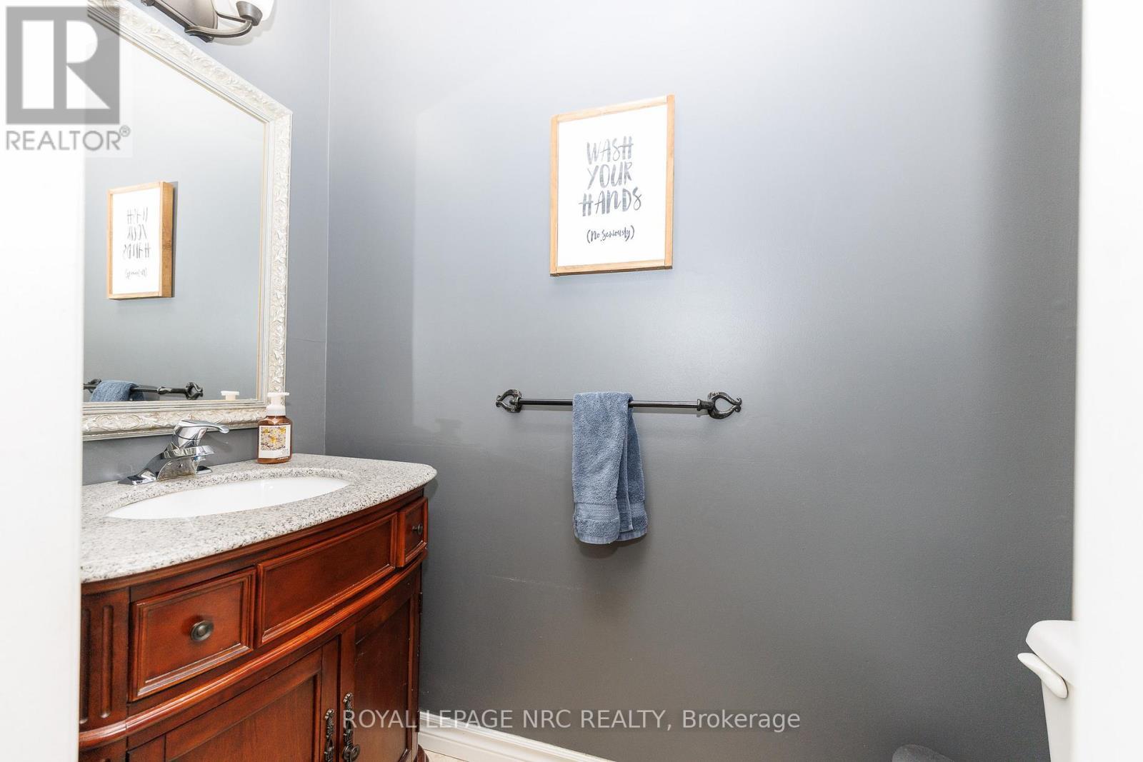 64 - 77 Linwell Road, St. Catharines (Lakeport), ON - Indoor Photo Showing Bathroom