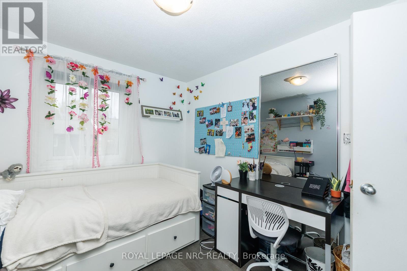 64 - 77 Linwell Road, St. Catharines (Lakeport), ON - Indoor Photo Showing Bedroom